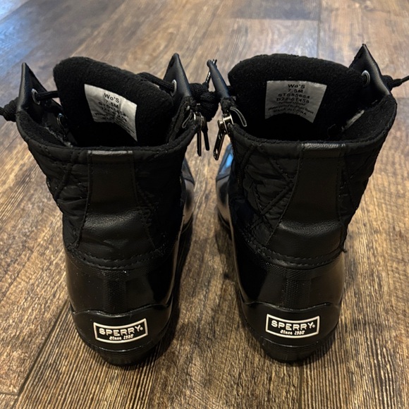 Sperry Black Quilted Waterproof Boots sz 7.5 - Picture 5 of 7